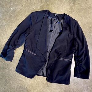 Black 3/4 Sleeve Blazer
